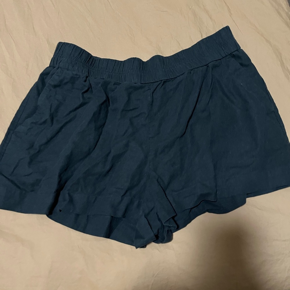 Black Linen Shorts with pockets